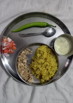 મસાલા ખીચડી(Masala Khichdi Recipe in Gujarati) રેસીપી મુખ્ય ફોટો