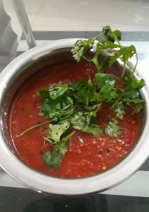 A picture of Tamoto chutney for all snacks.