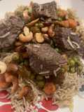 رز مبهر بالخضار واللحم المسلوق
