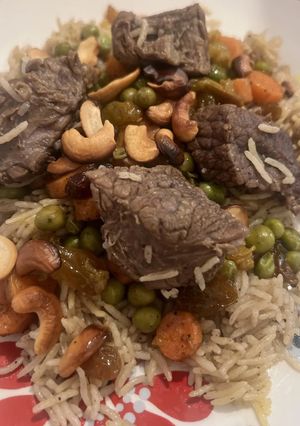 صورة لوصفة رز مبهر بالخضار واللحم المسلوق