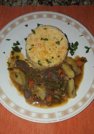 Una foto de Costillas de Res a la jardinera
