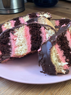 A picture of Cocoa-Vanilla Sponge cake.