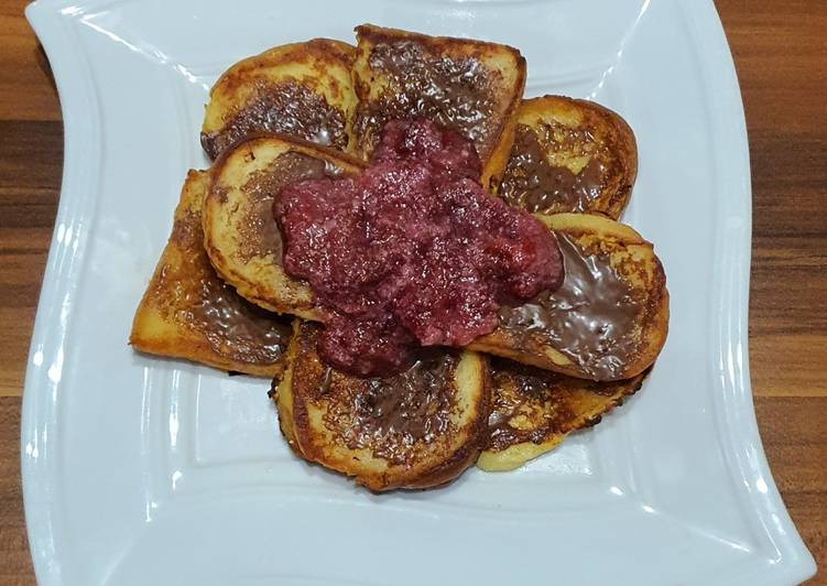 Cara Gampang Membuat French Toast Nutella Strawberry, Bisa Manjain Lidah