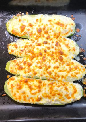 Una foto de Calabacines rellenos de Jamón y queso azul