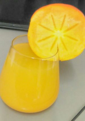 A picture of Persimmon juice.