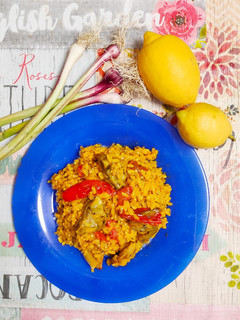 Una foto de Arroz con magra y costillejas