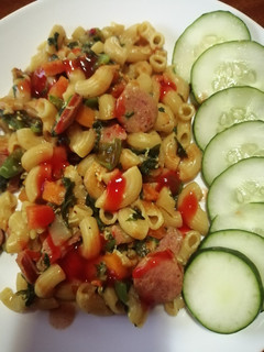 A picture of Elbow macaroni.