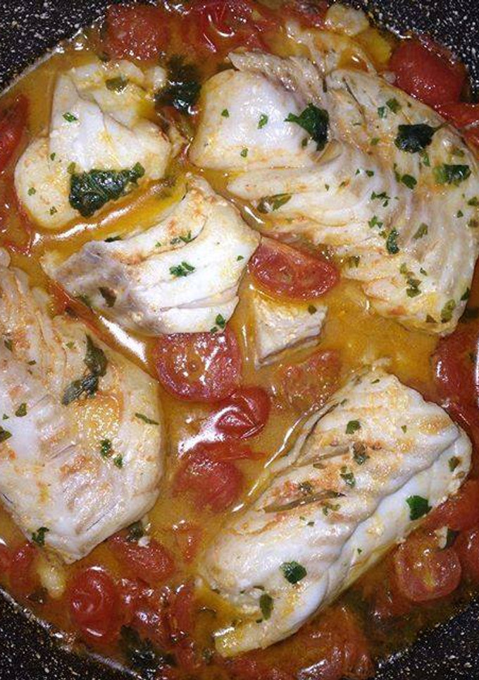 Una foto de Merluza con tomate