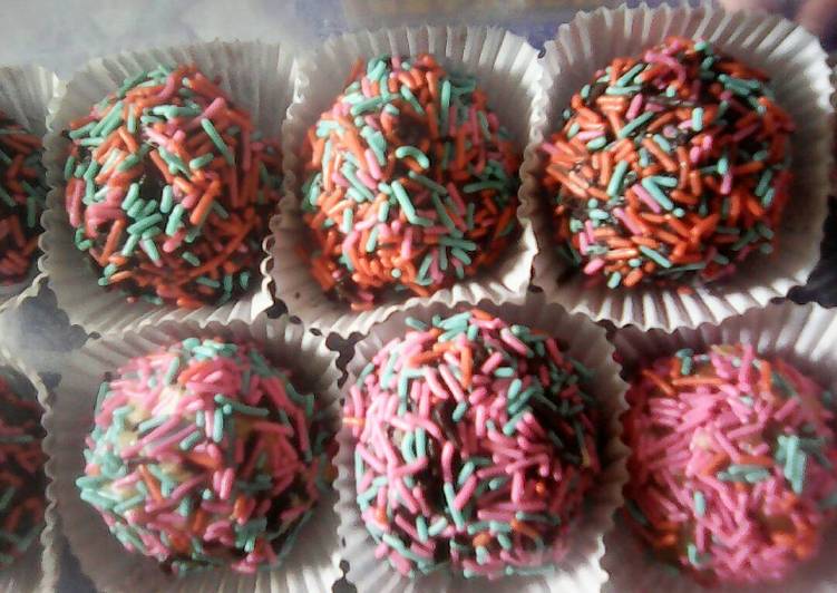 Cara Gampang Membuat Biskuit bola meses rainbow yang Bisa Manjain Lidah