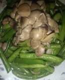 Đậu que xào nấm rơm