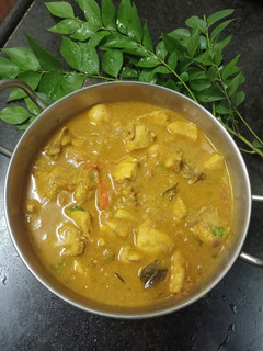 ரோட்டுக்கடை சிக்கன் சால்னா(roadside chicken salna recipe in tamil) செய்முறை முக்கிய புகைப்படம்