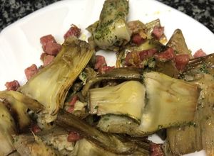Foto principal de 12. Alcachofas con jamón (entrante verdura)