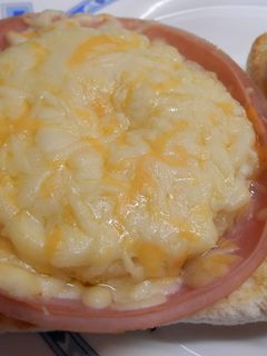 Una foto de Canapés de jamón, queso y piña