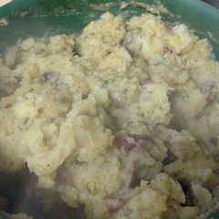 Aunt Ashley's mashed potatoes A picture of Aunt Ashley's mashed potatoes.