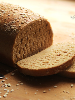 A picture of Oats and Honey Whole Wheat Bread.
