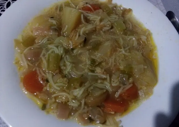 Pasos sencillos para Preparar  Sopa de pescado y verduras