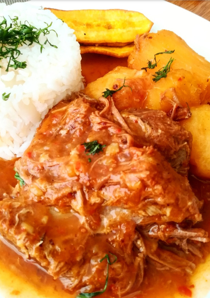Una foto de Sobrebarriga en salsa criolla🍖