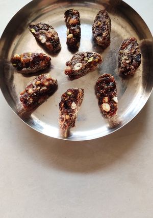 A picture of DATES-PEANUTS PAAK.