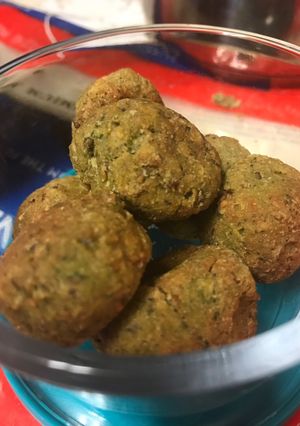 A picture of Sprouts fritters in Airfryer.