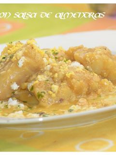 Una foto de Rape en salsa de almendras. (Thermomix)