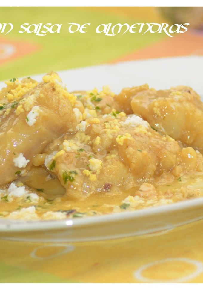 Una foto de Rape en salsa de almendras. (Thermomix)