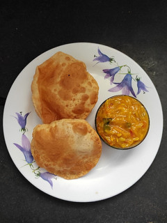 சோளா பூரி & உருளைக்கிழங்கு மசாலா / Chola poori and channa masala recipe in tamil செய்முறை முக்கிய புகைப்படம்