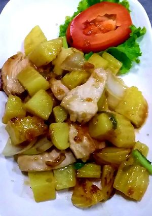 รูปของ ไก่ผัดมันฝรั่งกระเทียม