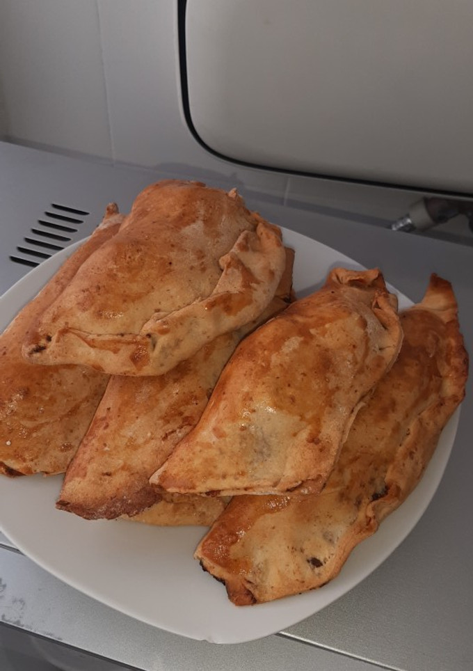 Una foto de Empanadas rellenas de carne y verduras