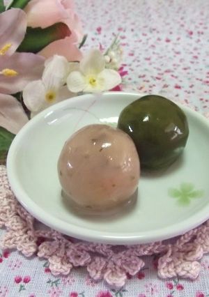 A picture of Sakura Bean Paste Dumplings.