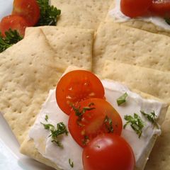 A picture of Vickys Water Biscuits / Savoury Crackers GF DF EF SF NF.