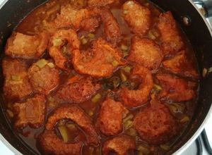 Una foto de Nopales navegantes con chicharrón cascarita ॐ