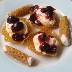 A picture of Vickys Brandy Snaps and Baskets, GF DF EF SF NF.