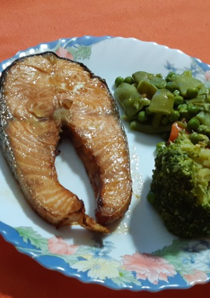 Una foto de Salmón marinado en salsa de soja, hecho en airfryer