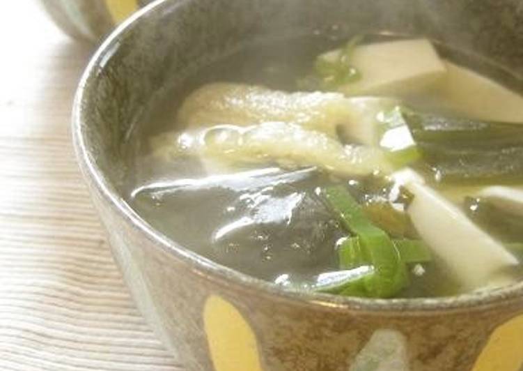 A Dude's Version of Abura-age and Wakame Clear Soup