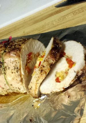 A picture of Stuffed redpepper pork loin.