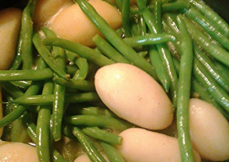 Recipe of Speedy Green beans and new potatoes,  aka dinosaur eggs in a nest