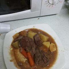 A picture of Mans Crock pot roast.