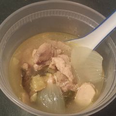 A picture of Refreshing chicken Soup!.