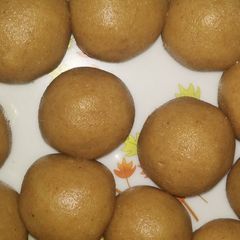 A picture of Atta ladoo recipe.