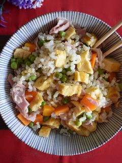 Una foto de Arroz tres delicias saludable a mi manera