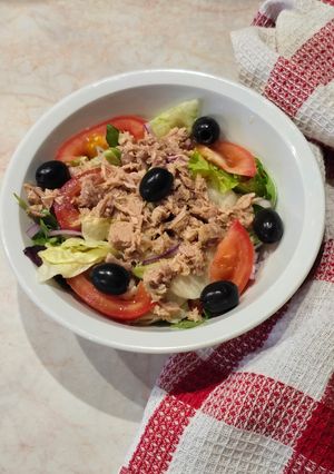 Tonhalsaláta recept fotója