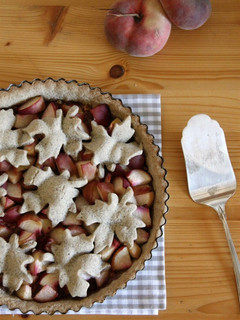 Una foto de Crostata con harina de espelta, paraguayos y amaretti
