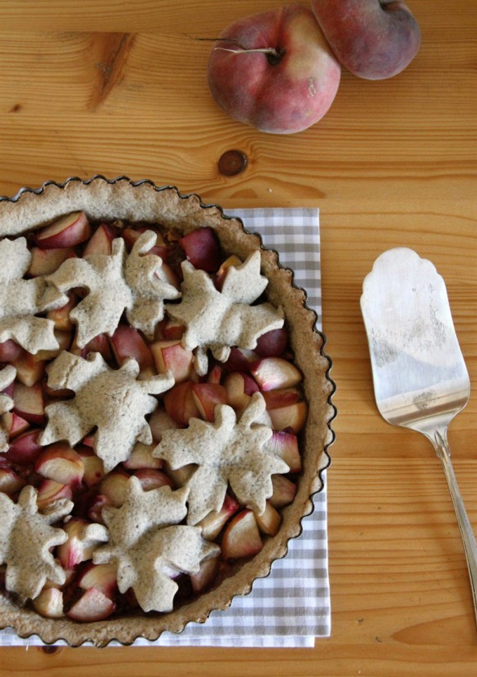 Una foto de Crostata con harina de espelta, paraguayos y amaretti