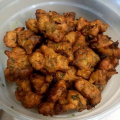 A picture of Veg fritters, Ramadan special dish.