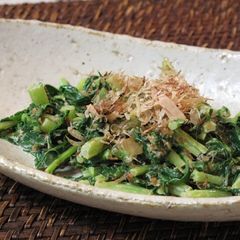 A picture of Daikon Radish Leaves with Oyster Sauce and Mayonnaise!!.