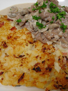 A picture of Beef with Cream Sauce.