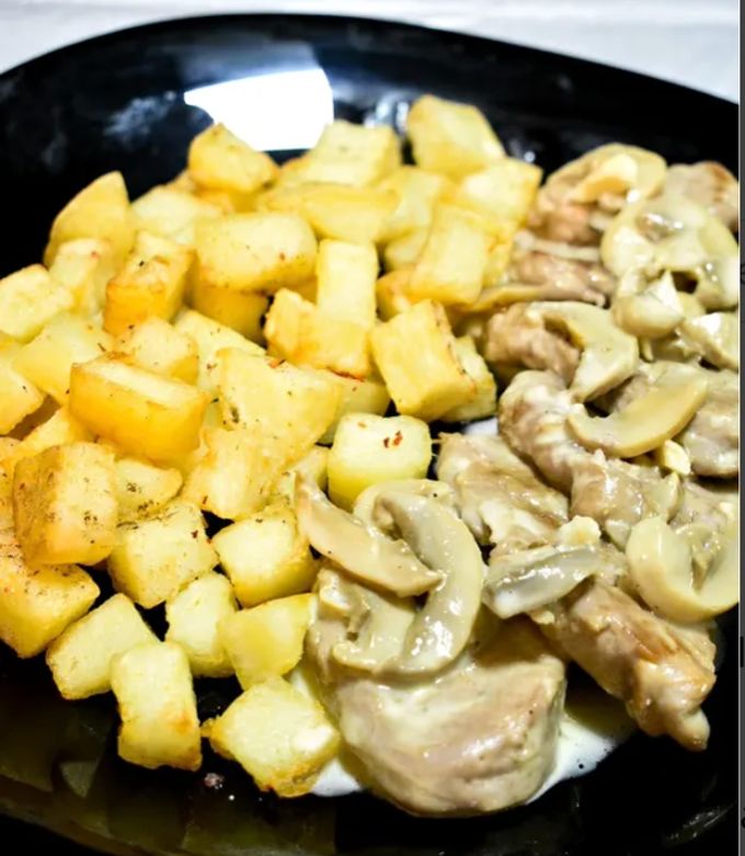 Una foto de Solomillo en Salsa de Champiñón