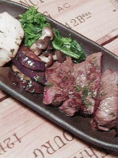 A picture of Japanese-style Beef Steak.