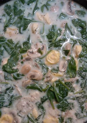A picture of Creamy Chicken Tortellini Soup.