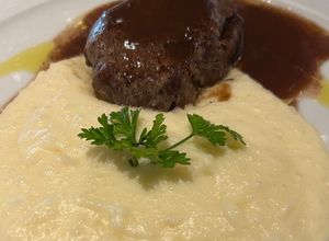 Foto de Medalhão de carne com puré de batata